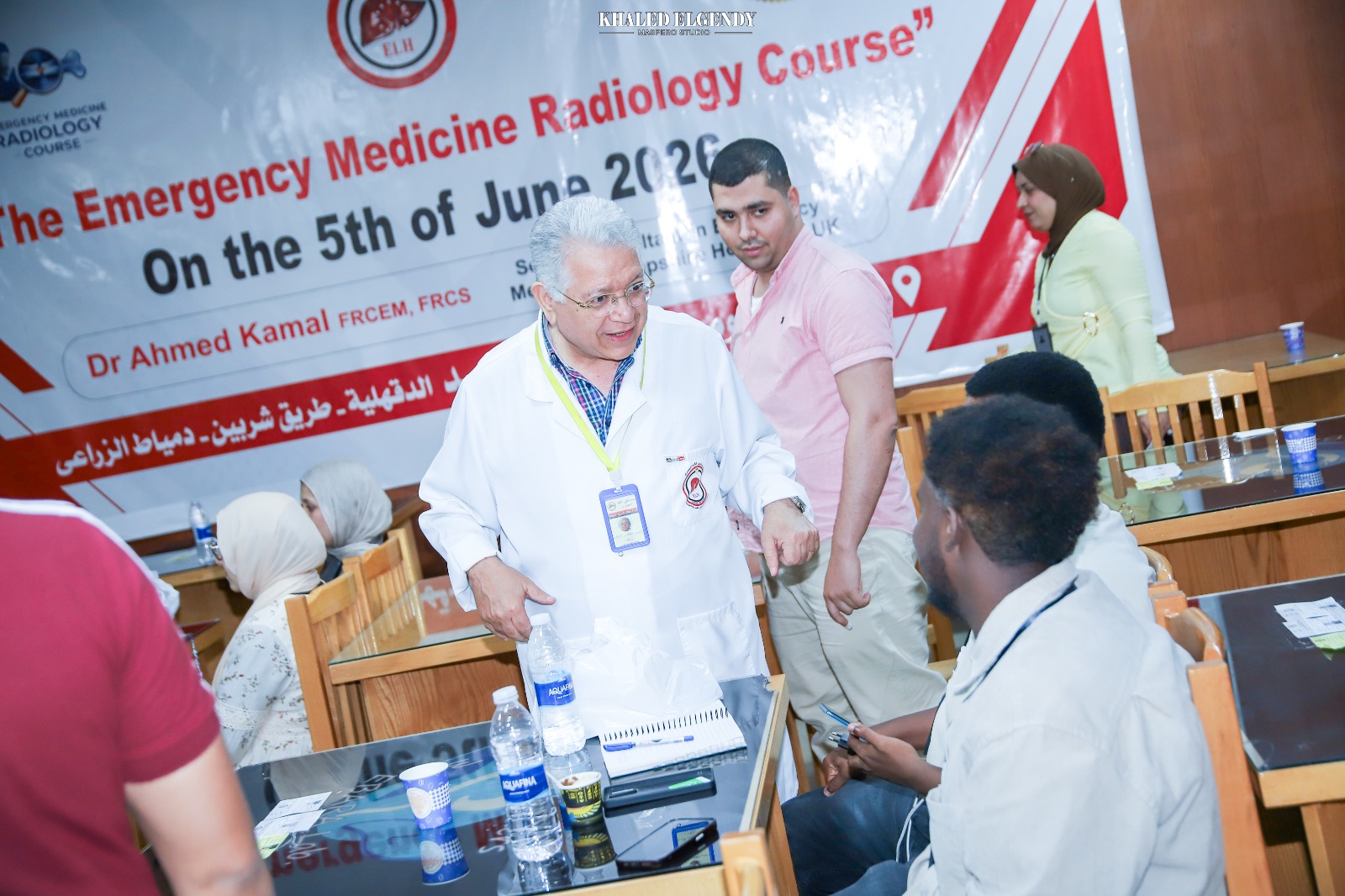 استشاري طب الطوارئ ببريطانيا يحاضر في مستشفى 